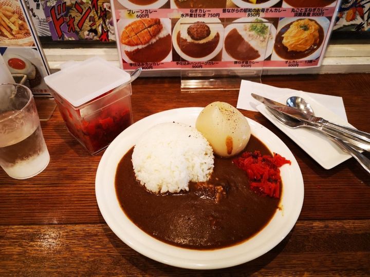 All About ニュース編集部が全国250人を対象に実施した「都道府県のイメージに関するアンケート」の調査結果から、カレーが魅力的だと思う都道府県ランキングを発表！ 2位「東京都」を抑えた1位は？※画像はイメージです