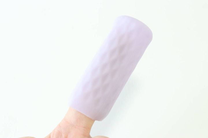 セリアの持ち運び用シリコンカバー 2個入りのビジュアル