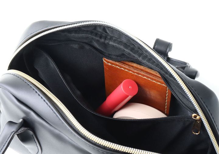 宝島社ムック付録のánuans（アニュアンス）レザー調ボストンショルダーバッグ8