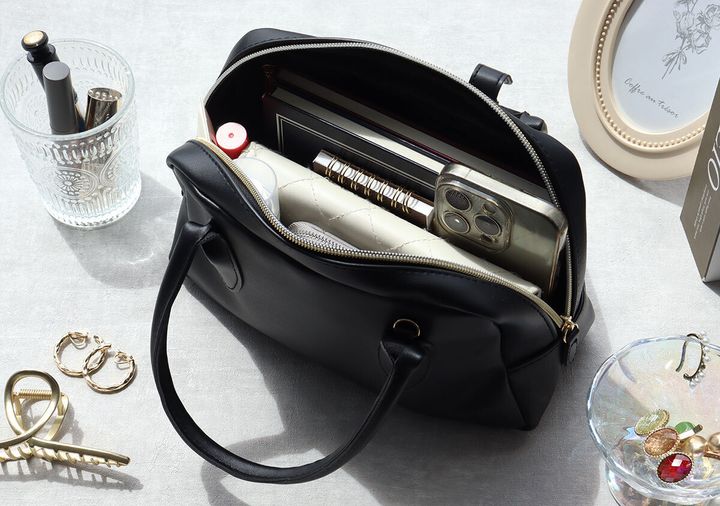 宝島社ムック付録のánuans（アニュアンス）レザー調ボストンショルダーバッグ9