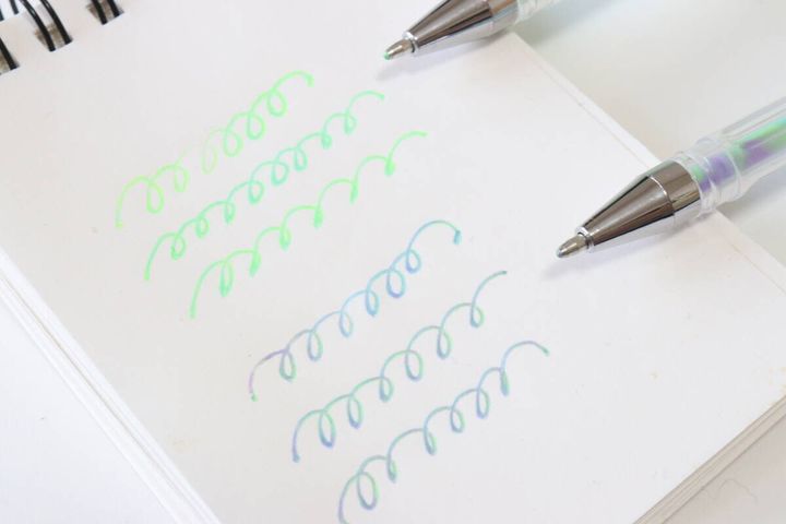 ダイソーのレインボーボールペンCタイプのカラー