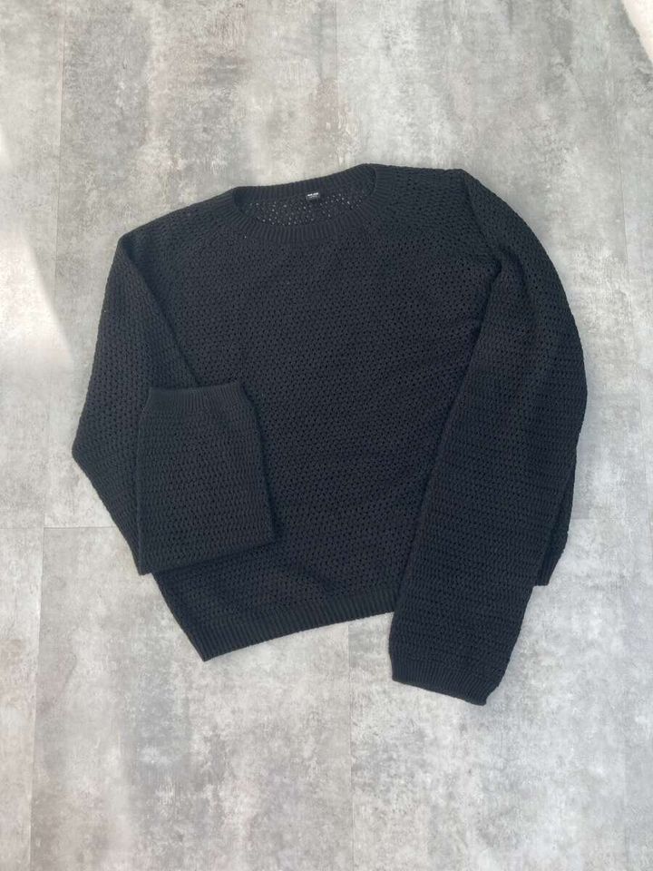 ユニクロの3Dメッシュクルーネックセーターネイビー平置き全体