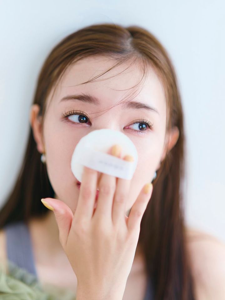 ゆらぎ肌メイク【STEP2】フェイスパウダー モデル＝宮本茉由