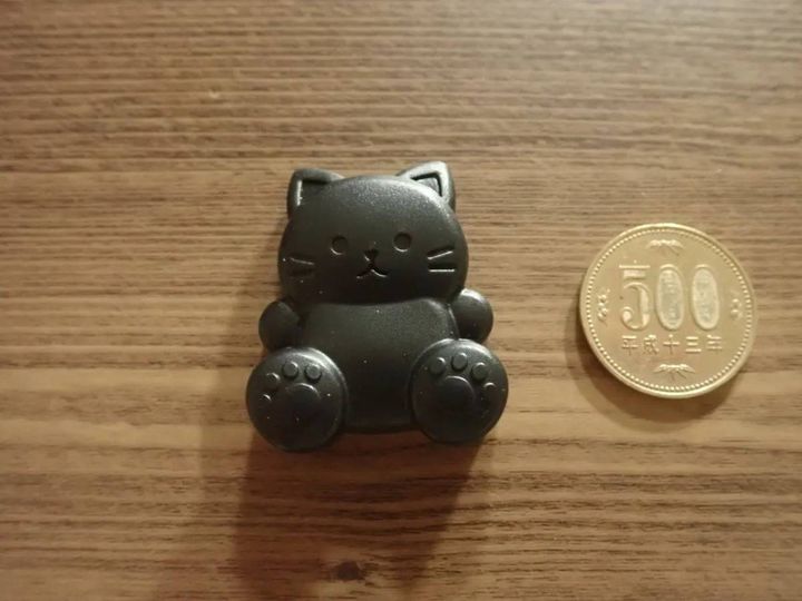 DAISO(ダイソー)：おすわりミニカッター(ねこ)