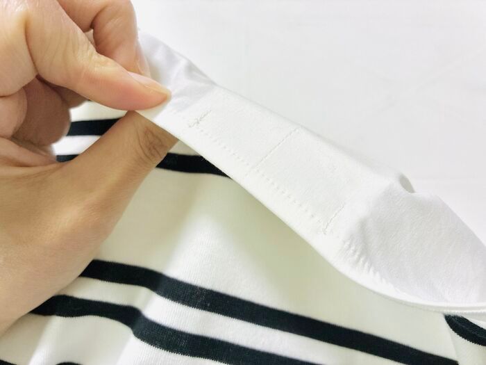 100均の防水フィルムが〈隠れた場所〉でまさかの大活躍♪「つい欲しくなっちゃう…」洋服タグのチクチクも一瞬で解決！