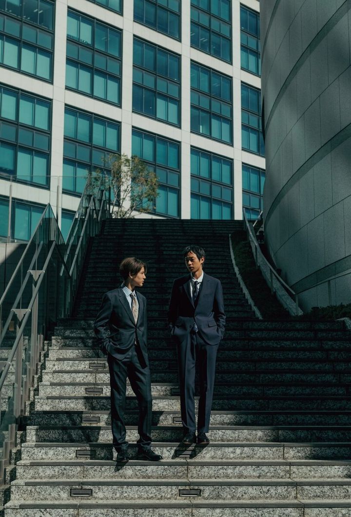 令和の「スーツ」「ジャケパン」スタイル。正統派の着こなしから遊び心あるスタイルまでジャンプアップ。