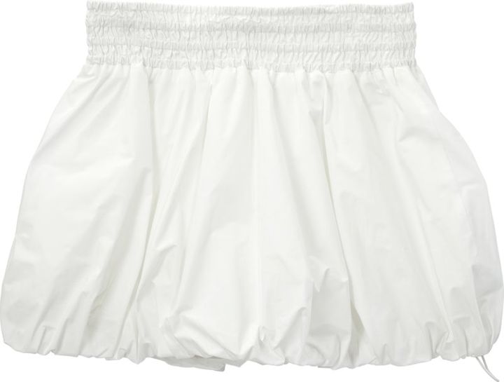 ふわっとバルーンシルエットでガーリー要素をON。スカート￥15,950（メゾンスペシャル／メゾンスペシャル 青山店）