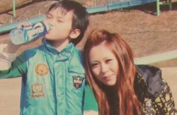 【写真・画像】交際相手からの暴力。5歳長男が母を守るために盾になり…「自分の無力さが悔しかった」親子が語る“あまりに過酷な幼少期の記憶” 1枚目