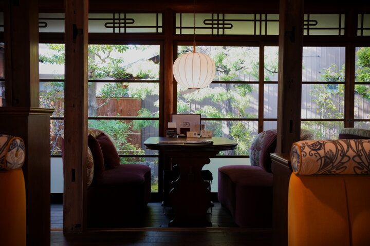 愛知・犬山城下町にオープン。地元産のお米が主役の古民家レストラン「鰻と釜めし 九（ここ）」