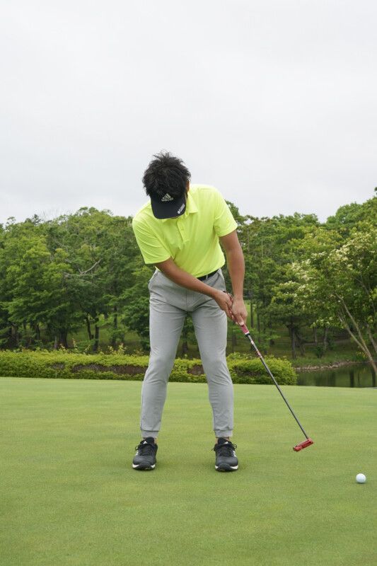 パターは左手派？右手派？それぞれの打ち方を解説