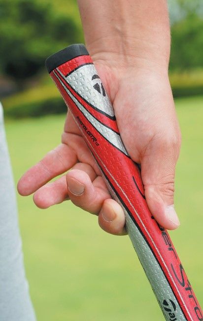 パターは左手派？右手派？それぞれの打ち方を解説