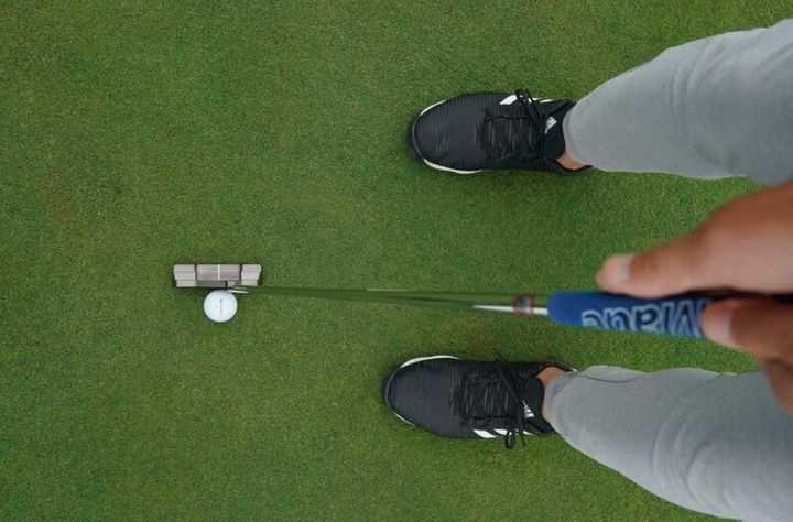 パターは左手派？右手派？それぞれの打ち方を解説
