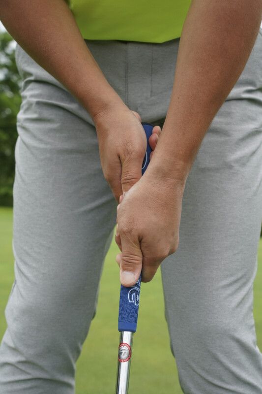 パターは左手派？右手派？それぞれの打ち方を解説