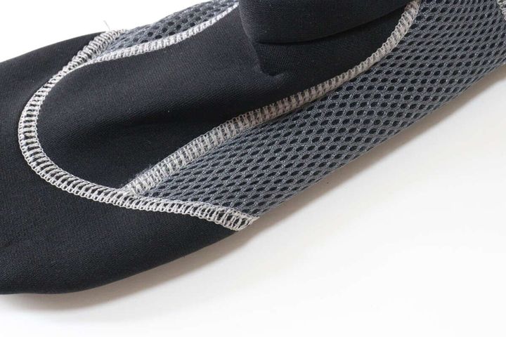 ダイソーのアクアシューズ（25cmー27cm）デザイン