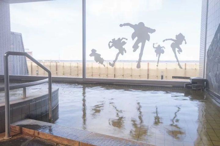 浴室ガラス面に施されたルパン三世の装飾