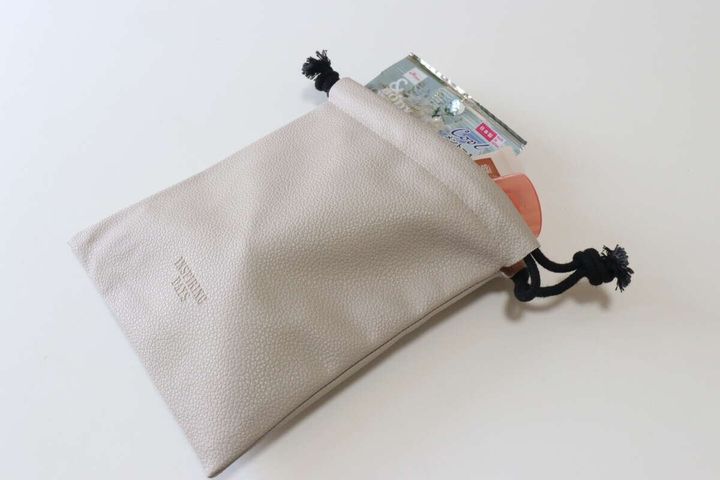 フェイクレザー巾着 使用例