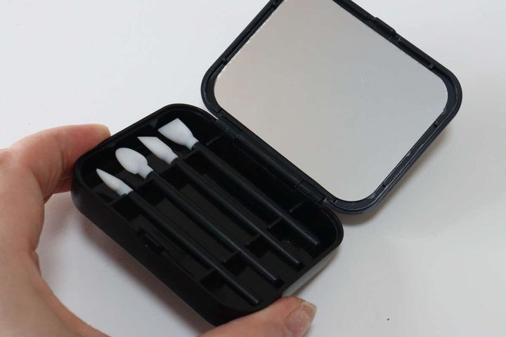 ダイソー シリコーンメイクブラシセット セット内容 鏡