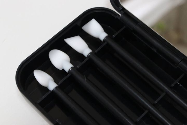 ダイソー シリコーンメイクブラシセット ブラシの内容