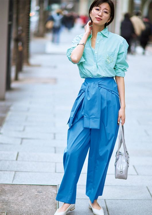 岡田紗絵 シャツ×腰巻き風パンツ