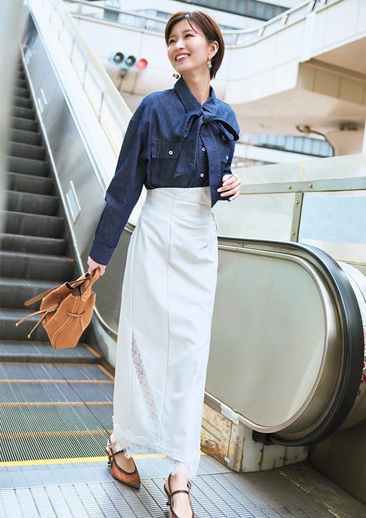 岡田紗絵 デニムボウタイシャツ×ペンシル