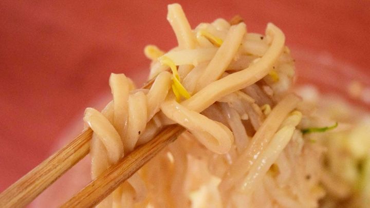 麺は、とみ田らしいしっかりとしたワシワシ食感が特徴