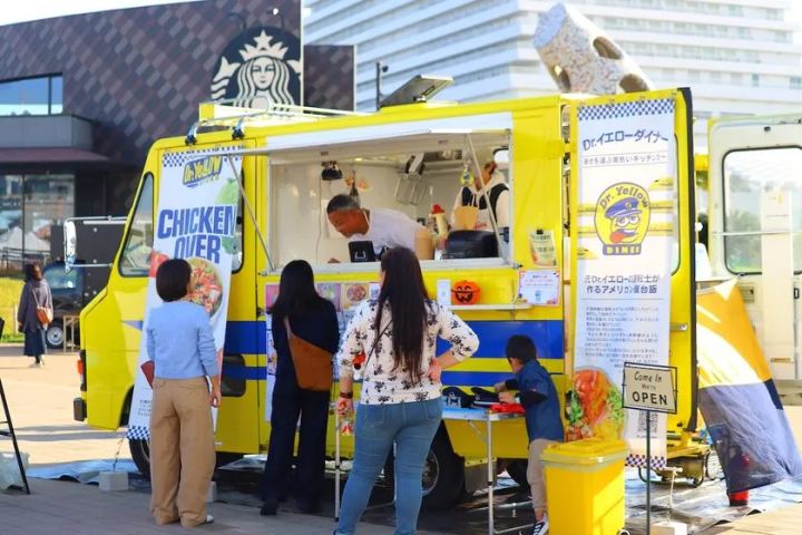 国内外のグルメが集まるワールドグルメサミットの会場風景