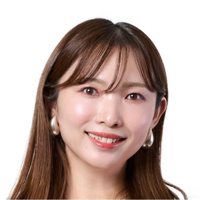 【マキアTOPビューティーズ TOMOYOさん】元・日焼け三昧体育会系女子がアイシャドウ偏愛オタクに！〈インタビュー〉_2