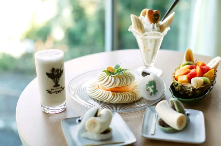 熱川バナナワニ園内のフルーツパーラー