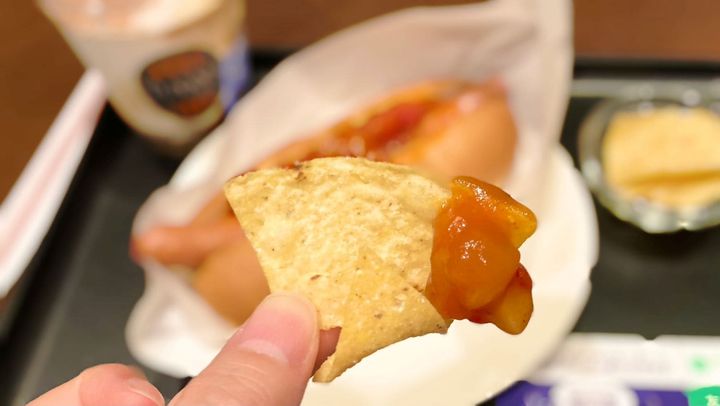 激うまリピ確定！4月15日新発売【タリーズ】本格的ソースがたまらない「ボールパークドッグ」を食べてみた！