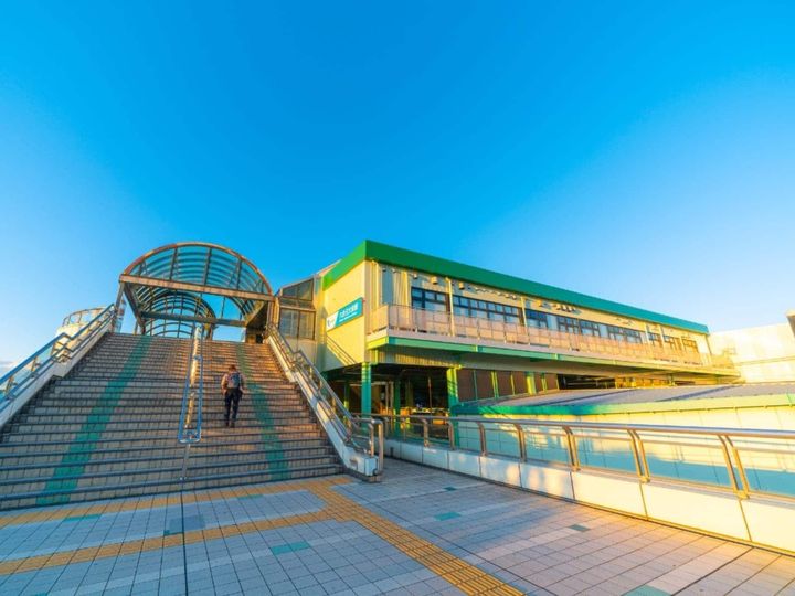 All About ニュース編集部が全国200人を対象に実施した「難読駅名に関するアンケート」の調査結果から、読むのが難しいと思う「小田急江ノ島線の駅」ランキングを発表！ 2位「六会日大前」を抑えた1位は？