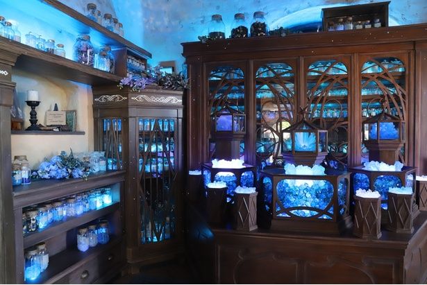 ジュビリーブルーに包まれた空間