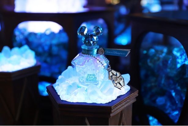 完成したボトルを置いて撮影できる場所も用意されている