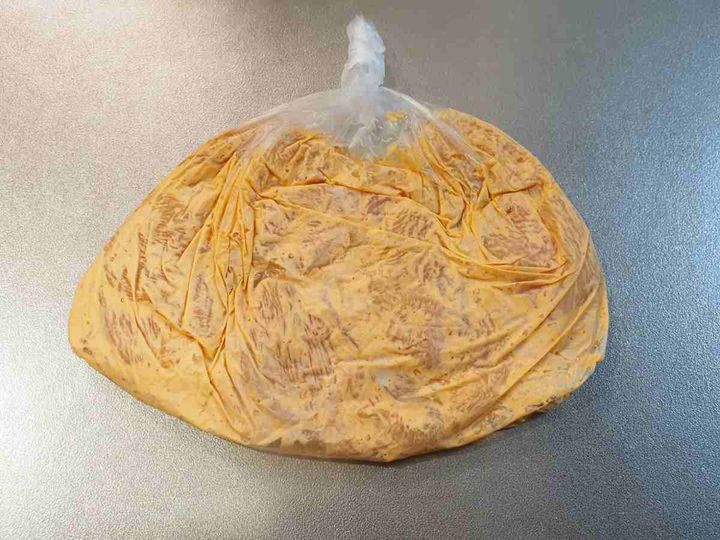 鶏むね肉のピリ辛マヨ味噌漬け焼き