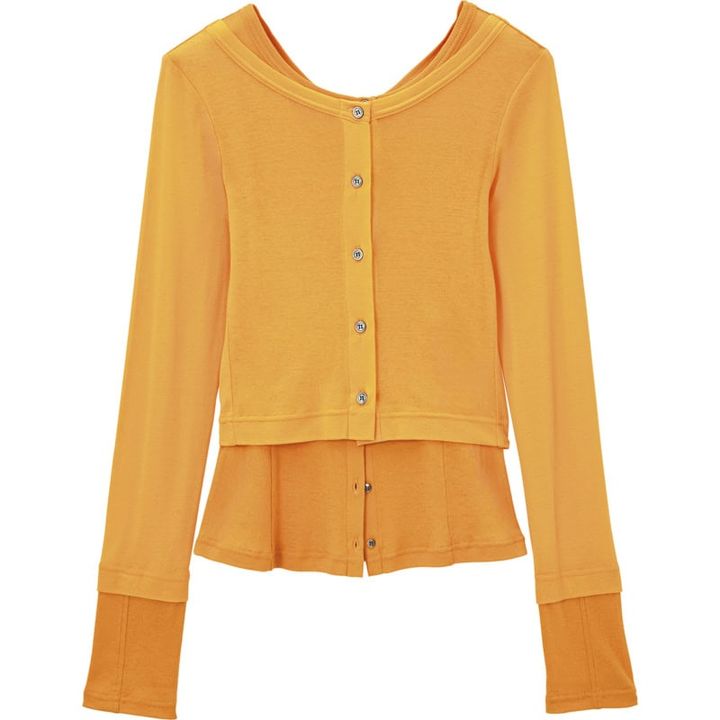 丈感と色のトーンが異なるトップスレイヤードで簡単に洒落る。2wayトップス￥14,850（メゾンスペシャル／メゾンスペシャル 青山店）