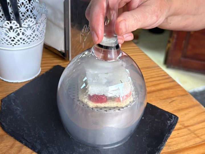 美食の街バスクの州都ビトリア＝ガステイスのあるバルの賞を取ったピンチョス