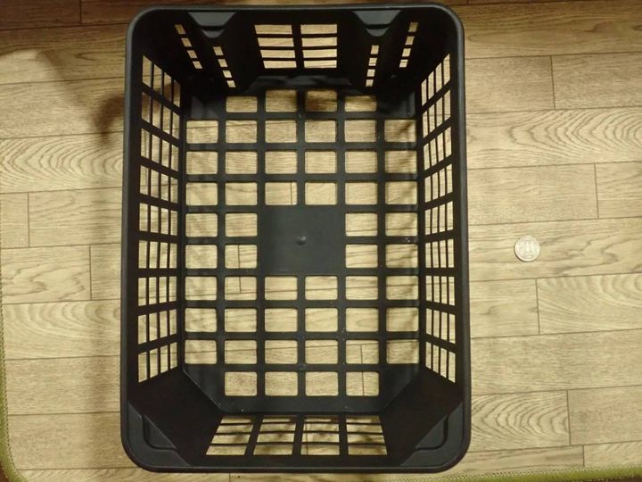 DAISO(ダイソー)：積み重ねできる収納バスケット(40×29.5×13cm)