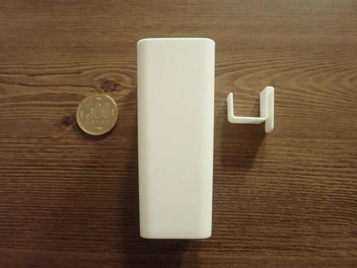 DAISO(ダイソー)：nomaフック付スリムボックス(マグネット)