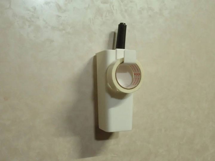 DAISO(ダイソー)：nomaフック付スリムボックス(マグネット)