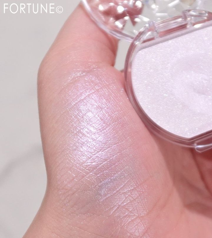 CANMAKE（キャンメイク） 『むにゅっとハイライター』