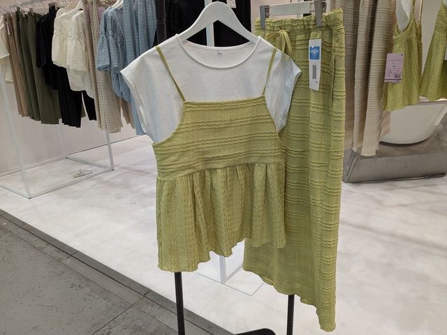 レイクールボーダーキャミソールとレイクールボーダースカート