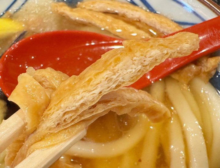 トッピングに添えられた刻みきつねあげ