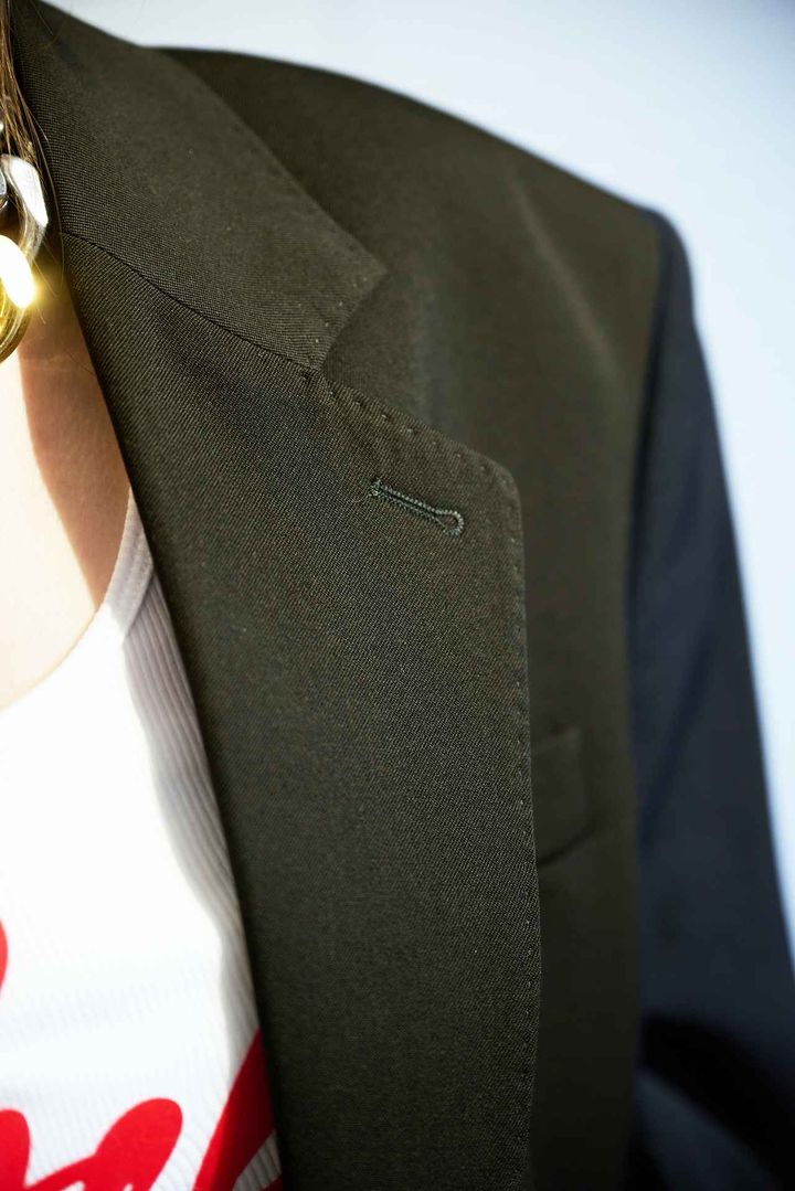 画像1: 【ステラ マッカートニー×H&M】コレクション ジャケット¥29,999、ボディスーツ¥3,999、ネックレス¥9,999 www2.hm.com