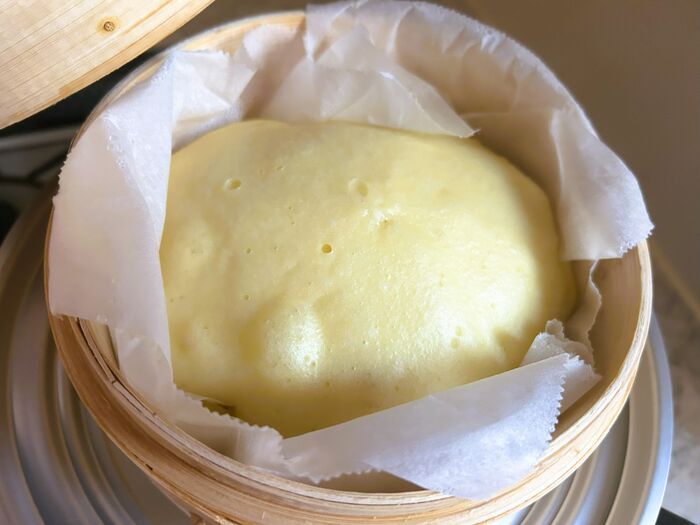 超BIGな「蒸しパン」作ってみた。ホットケーキミックスにあるモノを加えるだけでふわふわに♪