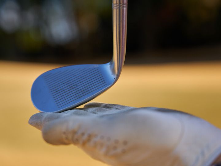 ベタピンに寄せたいならアドレスが超重要！球筋の打ち分け方をレッスン