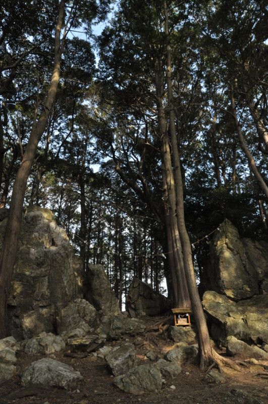 古墳時代から信仰されている神の依る磐座