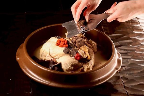 【東京都渋谷区】参鶏湯専門店「CLASSIC参鶏湯 渋谷」移転オープン！全6種の薬膳参鶏湯も登場