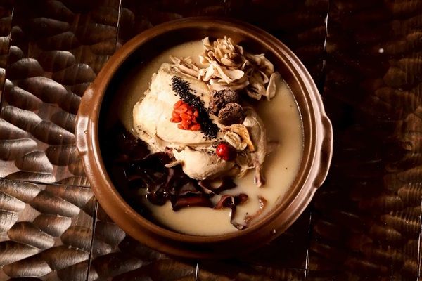 【東京都渋谷区】参鶏湯専門店「CLASSIC参鶏湯 渋谷」移転オープン！全6種の薬膳参鶏湯も登場