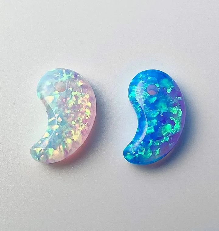 人工オパールを使った勾玉製作体験