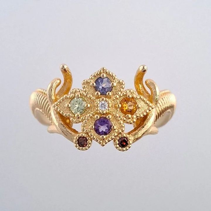 職人の指導で行うジュエリー石留め体験