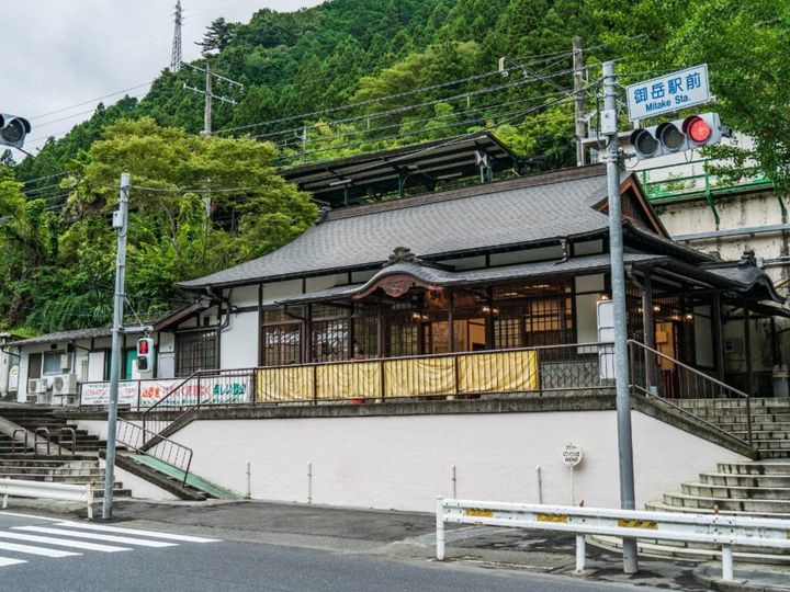 All About ニュース編集部が全国200人を対象に実施した「駅に関するアンケート」の調査結果から、読むのが難しいと思う「青梅線の駅」ランキングを発表！ 2位「御嶽」を抑えた1位は？